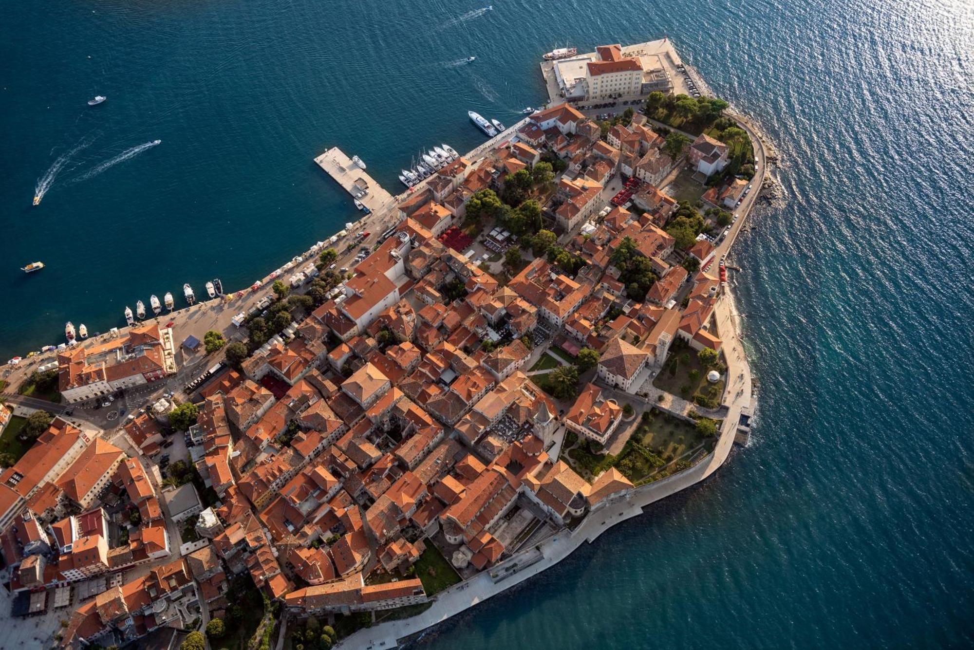 Old Town And Apartma
